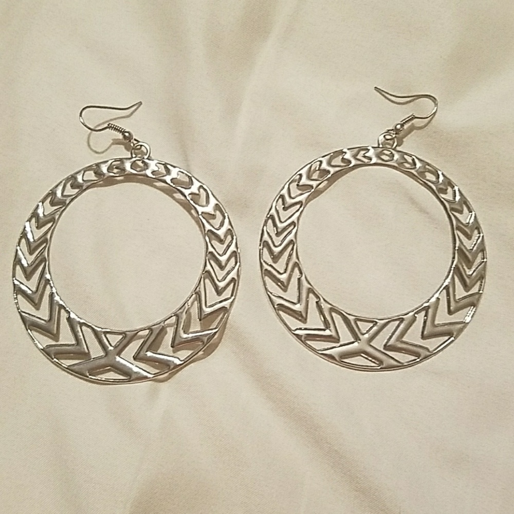 Earrings BOGO ANYTHING $10 OR LESS